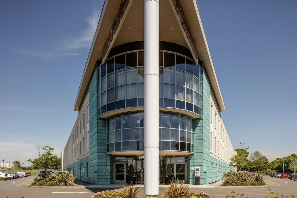 Luton Vacations - Hilton Garden Inn Luton North, United Kingdom - Property Image 25