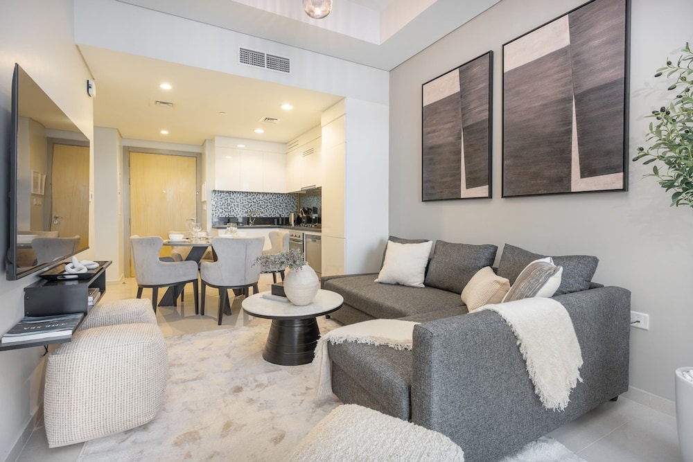 Stunning 2BR With Amazing Views in Business Bay