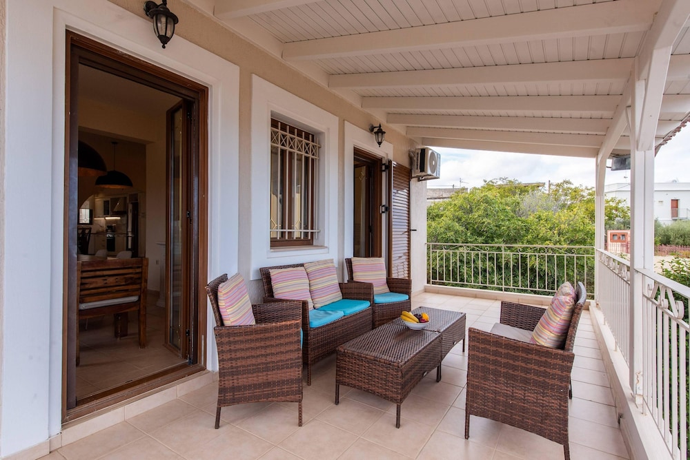 Villa Dimitra With Swimming Pool
