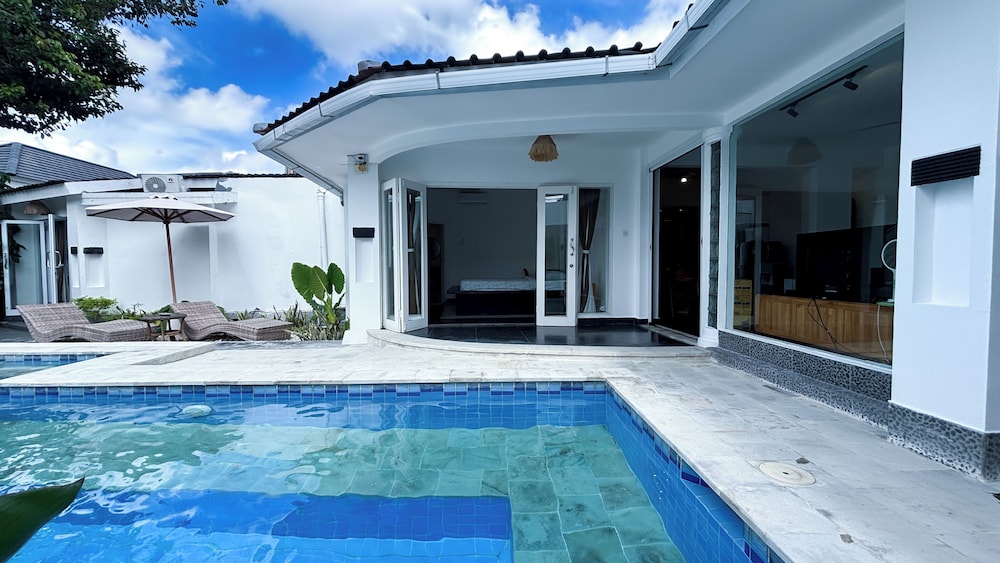 LaLeBay Seminyak