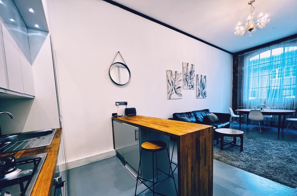 Lovely 2-bed Apartment in Canterbury view 4