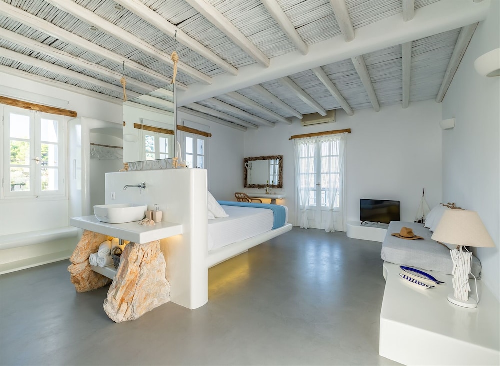 Evlalia Studios & Villas