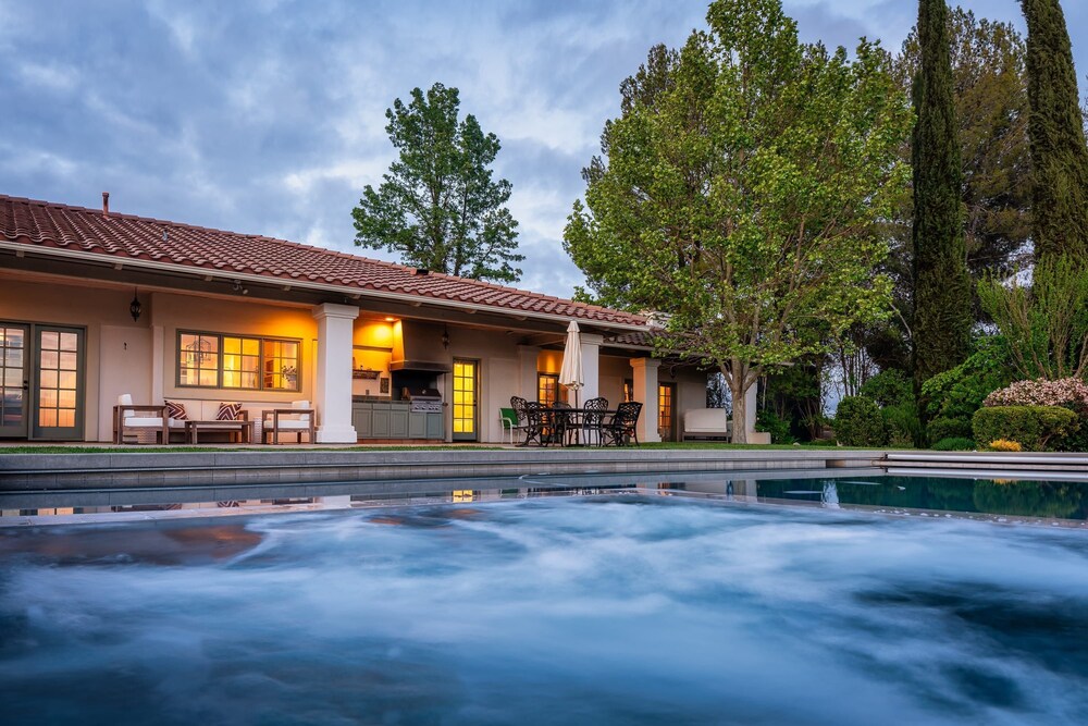 Wellsona Vineyard Retreat Pool Hot Tub Views Main Home Guest Home
