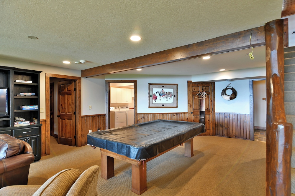Lumberjack Lodge view 3