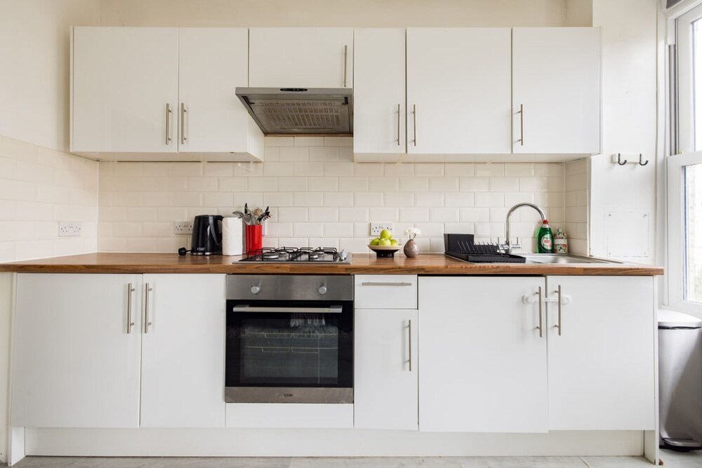 The Brockwell Park Place - Bright 2bdr Flat