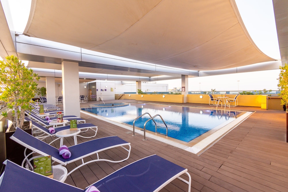 Premier Inn Abu Dhabi Airport (Business Park) Hotel 17