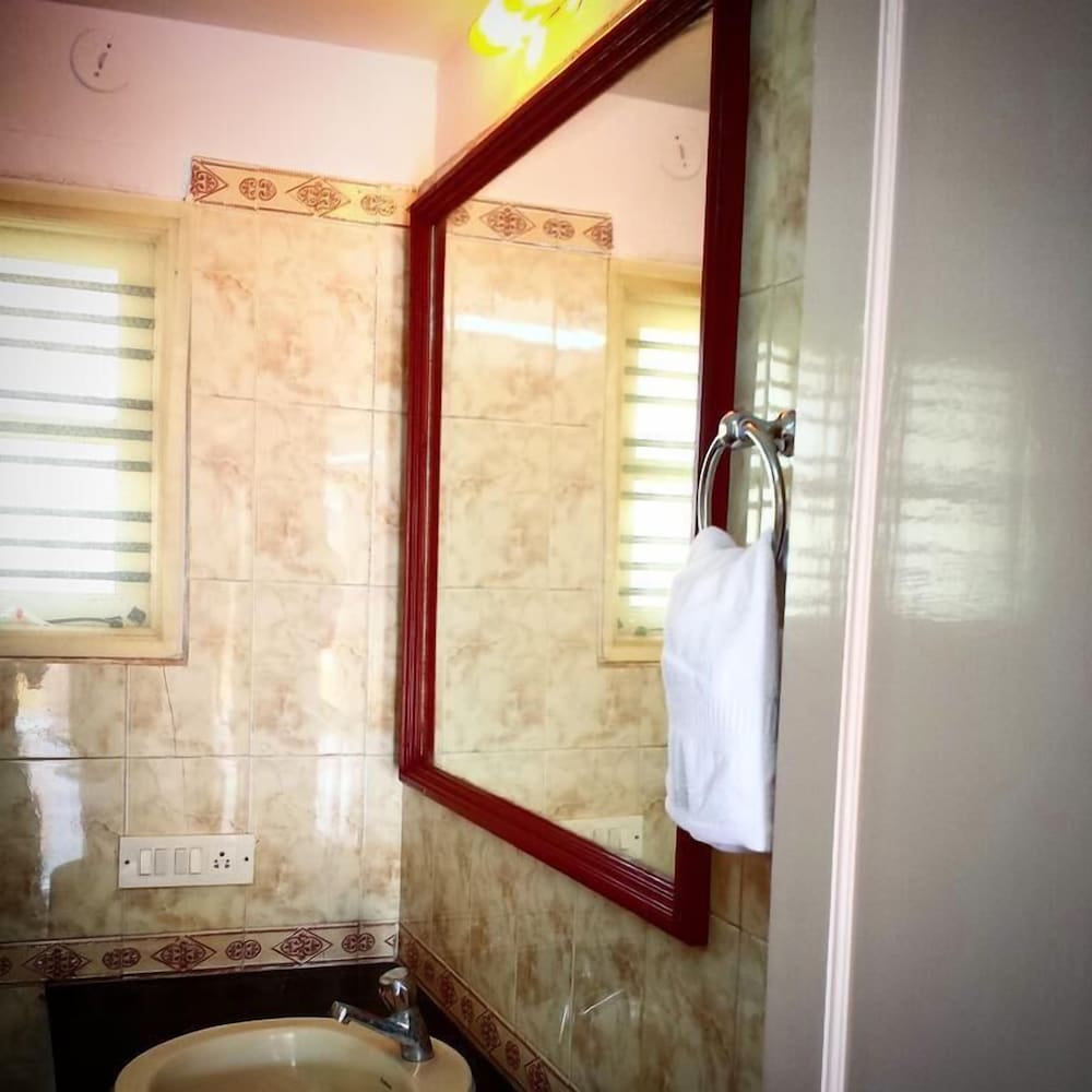 VARSHA ENCLAVE WHITE HOUSE