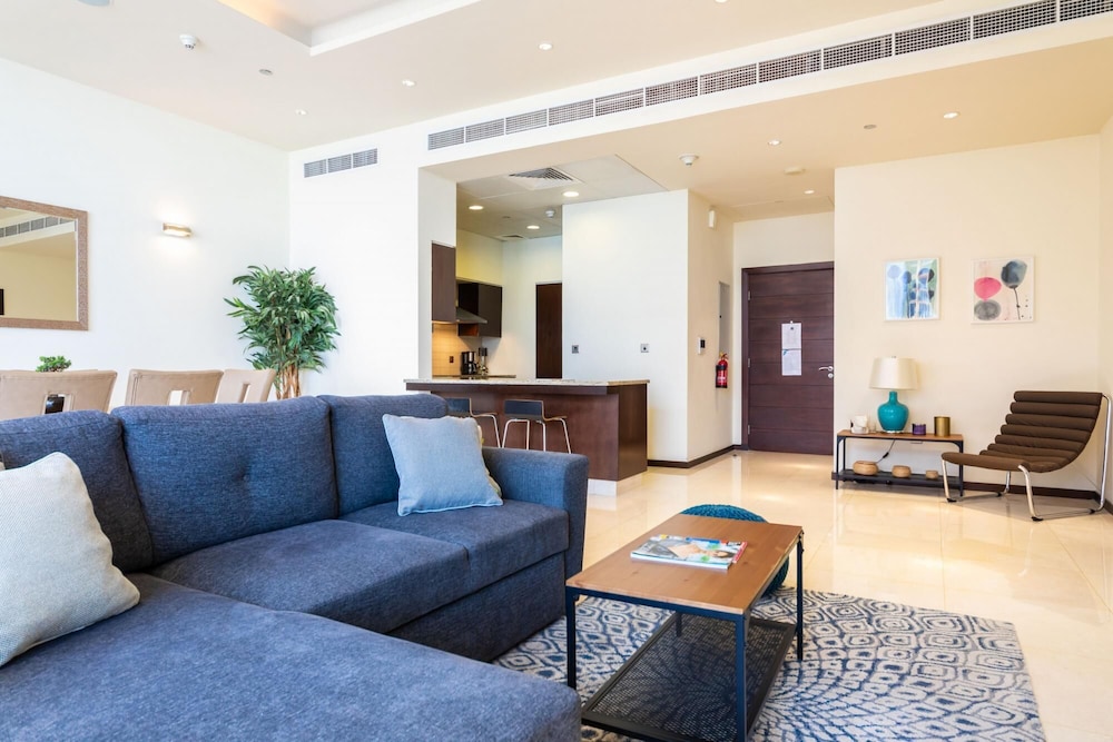 Splendid Sea View Apartment on Palm Jumeirah