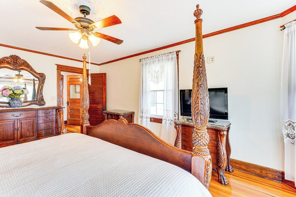 Hike, Fish, Ski & More: Spacious Gem in Catskills!