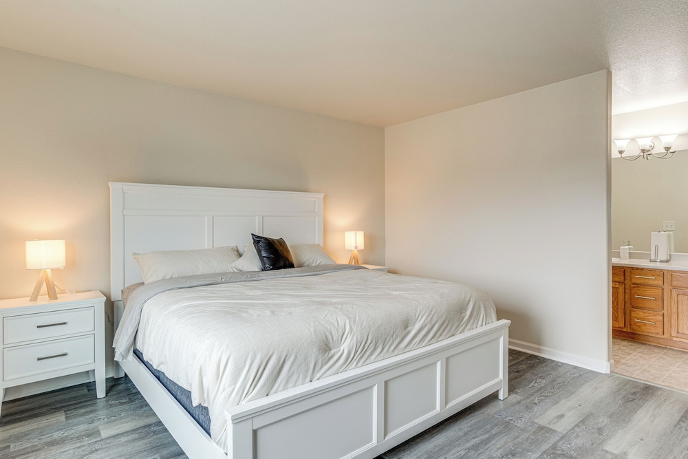 5 Mi to Cherry Creek State Park: Cozy Family Home!
