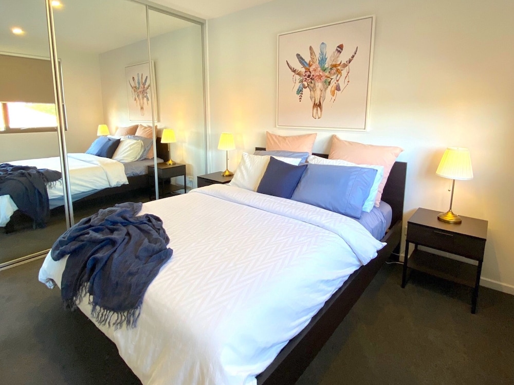 StayCentral-Heidelberg Heights Penthouse view 3