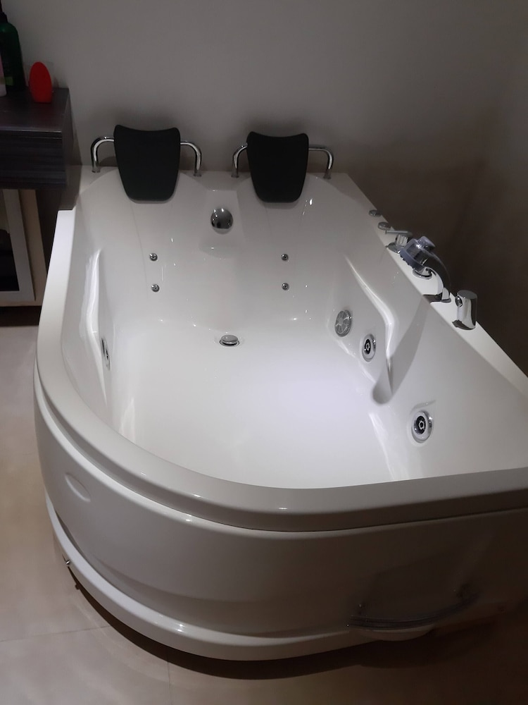 Relaxation in Waterloo, 2 Steps From the Center of Brussels
