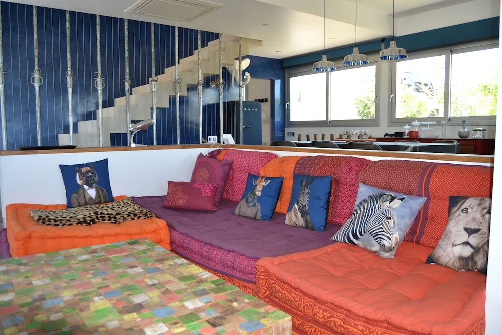 lounge