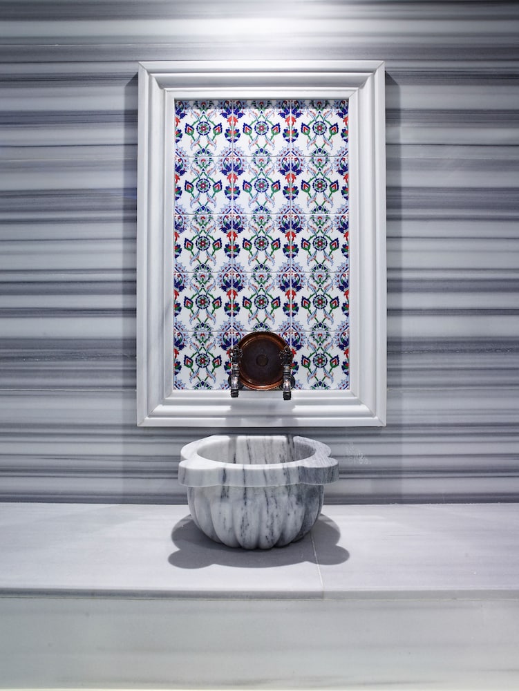 Euro Park Hotel - Image 25