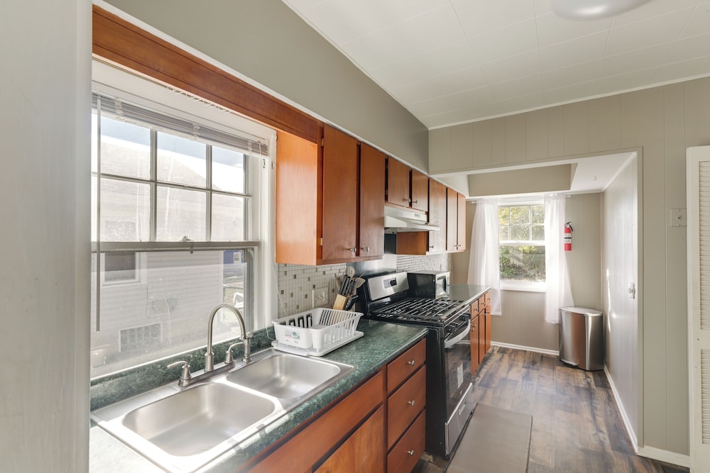 Close to University & Dtwn: Home in Dayton