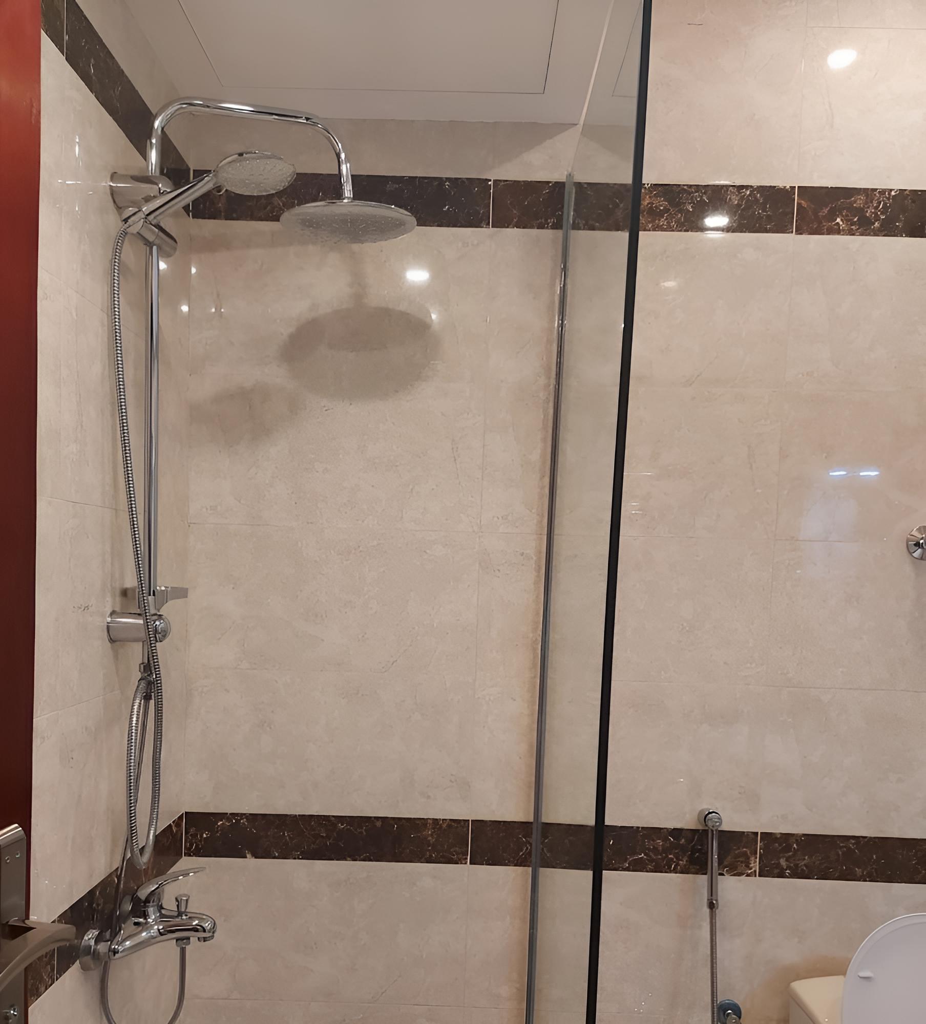 OYO 617 Rose Plaza Hotel view 4
