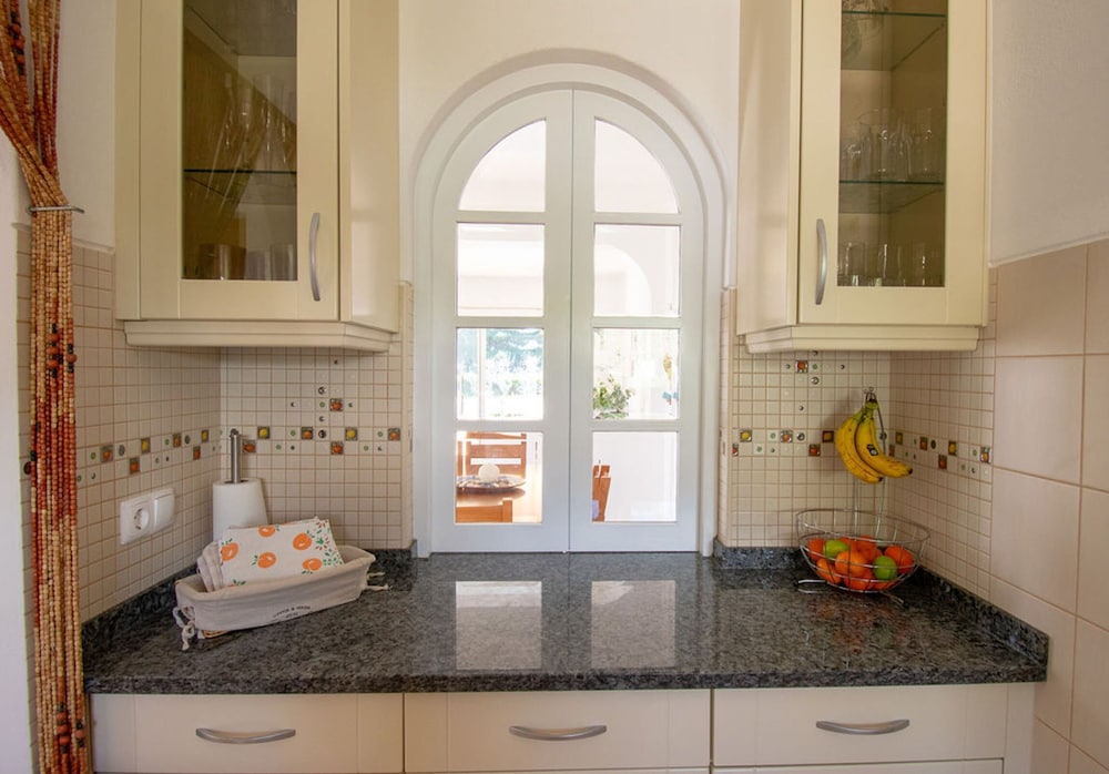 61 vdm Superb Villa on Vale do Milho With Heated