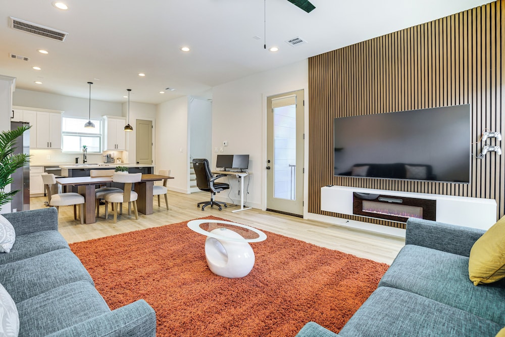 Your Houston HQ! Modern Unit w/ Yard & Workspace