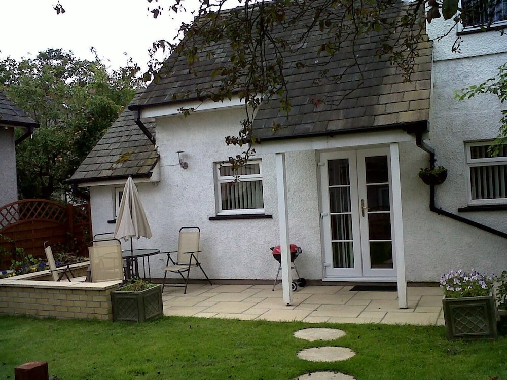 Lakeside Lodge