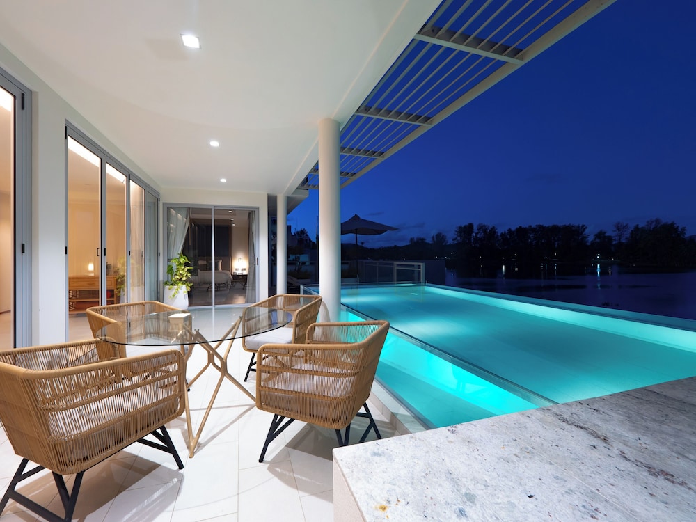 Beautiful Apt with a Pool