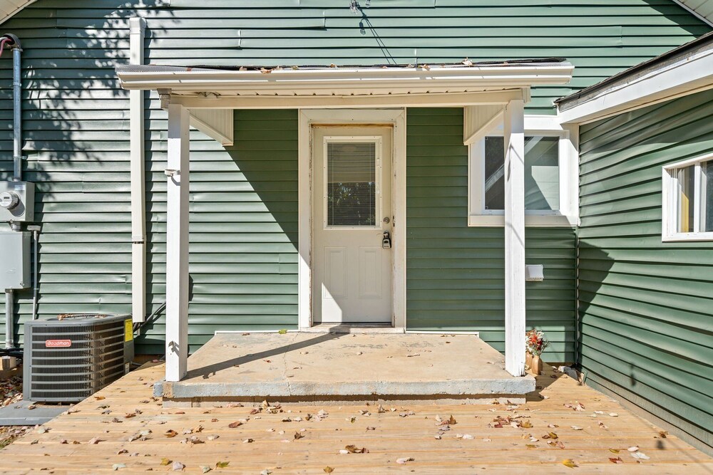 The Pink & Old Clarksville House