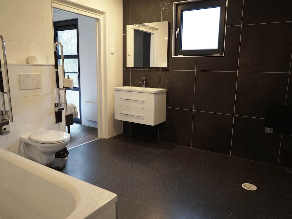 Holiday Home Suitable for Disabled People view 3