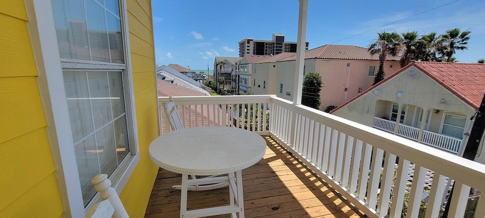 121 Snapper By The Sea 4 Bedroom Home