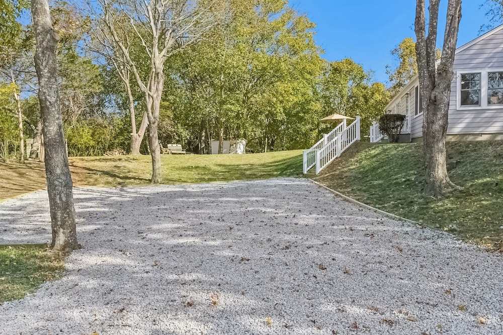 3BR Home Walk to Beach w/ Outdoor Shower & Grill