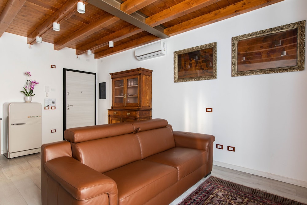 Varenna Vintage - P IVA