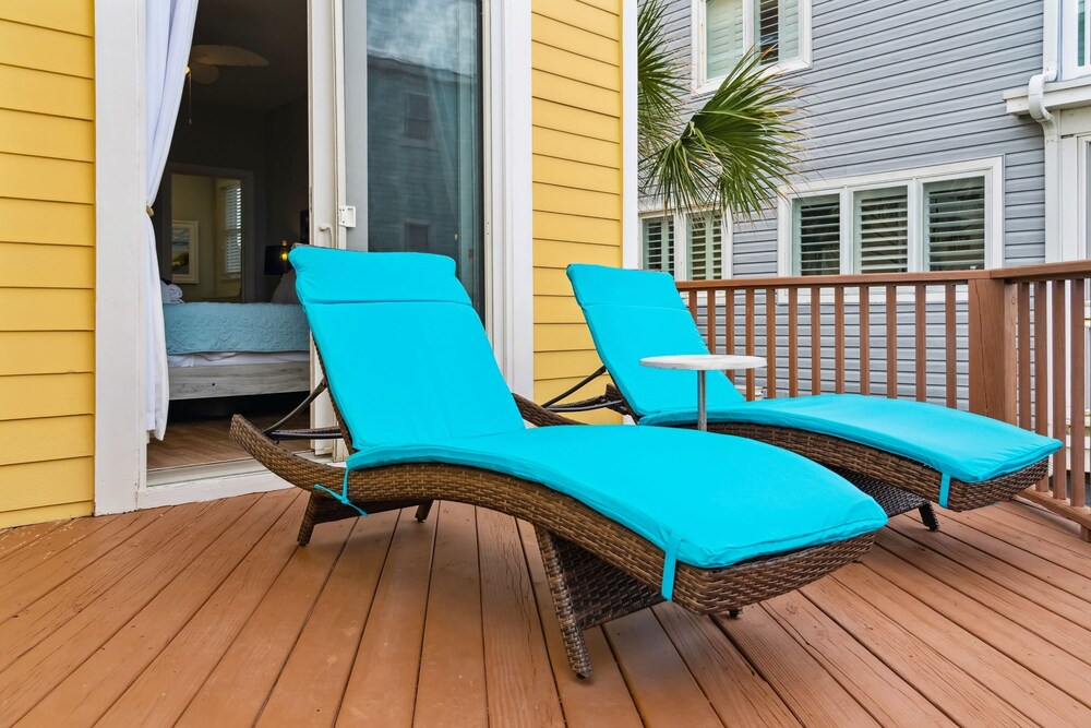 Oceanfront w Pool Panoramic Deck Views 5bdr Folly Ocean Breeze by Avantstay