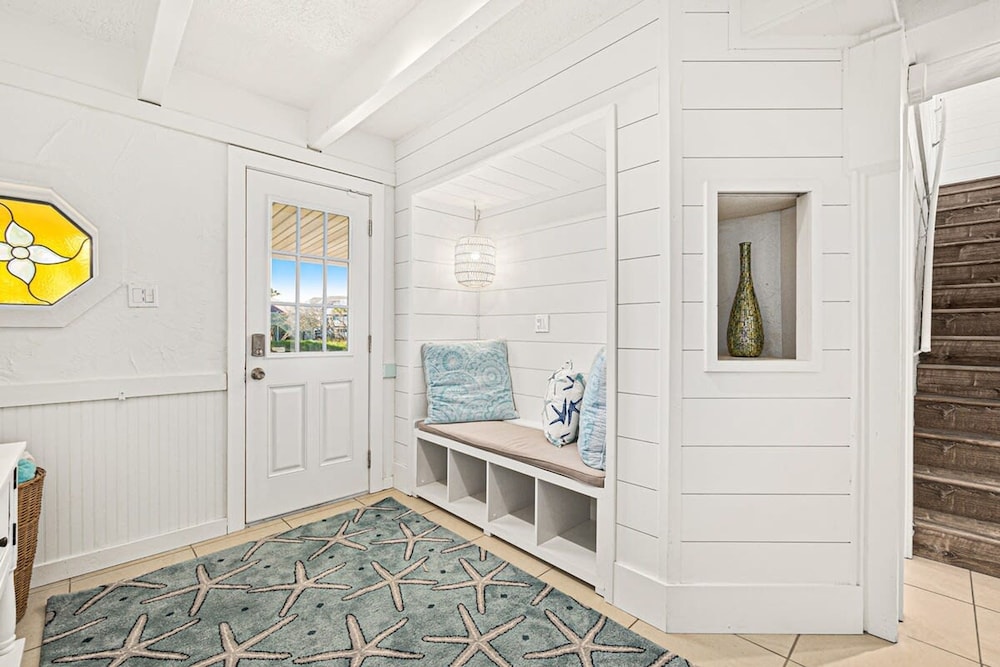 Pelican Beach Private Ocean Front Beach House- Sleeps 10 Bring Your Surf Boards