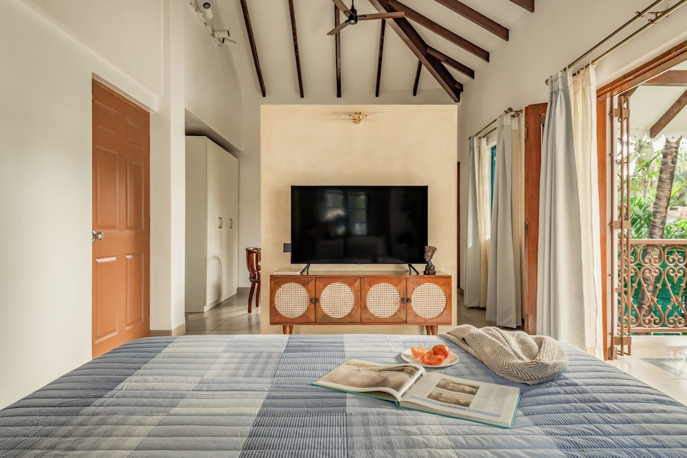Sanctuary by RÊVE Escapes - Premium 3 BHK Villa Near Morjim Beach