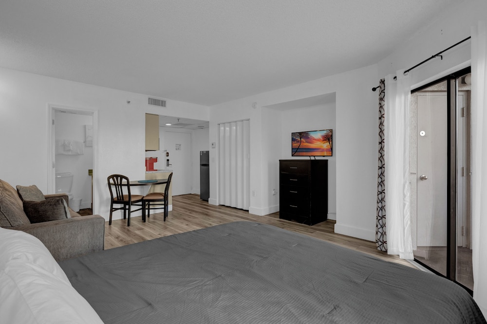 Premium Condos near Universal Studios
