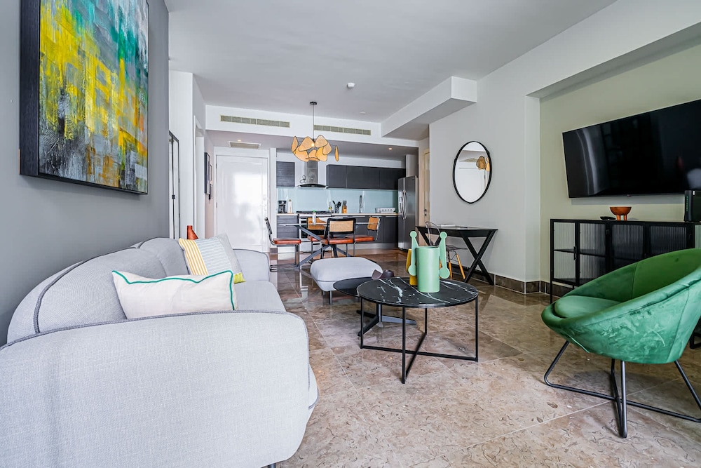 w Comfy 1BR w Fantastic Balcony in YOO