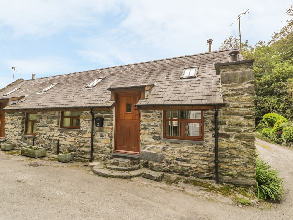 Hendoll Cottage 1 view 5