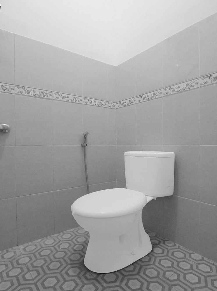 OYO 94919 Nay Guesthouse Dan Kost