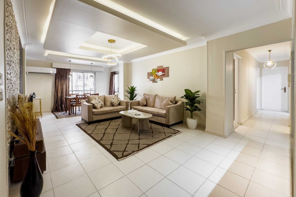Xuru Stays I The Hospitable 2bdr Apt. 5 min From CAI Airport
