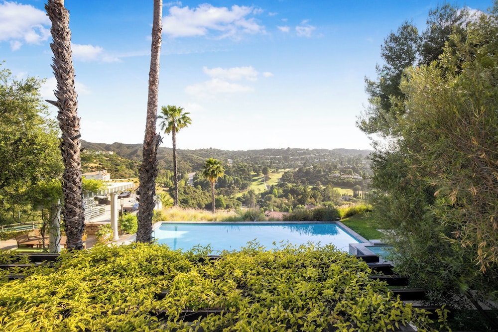 Villa Clarinda - Architect-designed Dream Estate With Theater & Outdoor Oasis