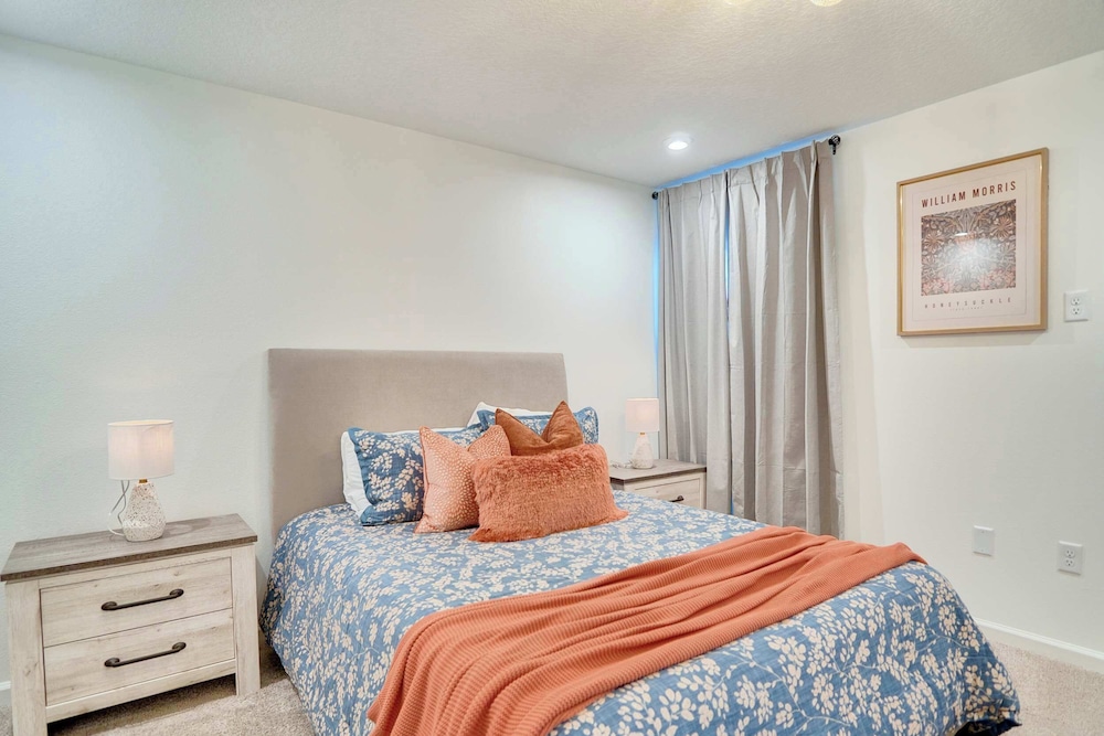 Epic 10br Solara Retreat, Themed Fun & Pool