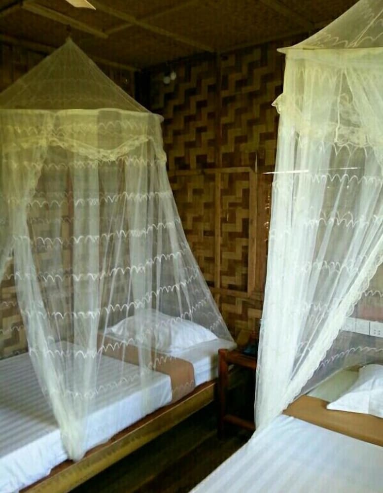 Ngwe Saung Garden Guest House view 5