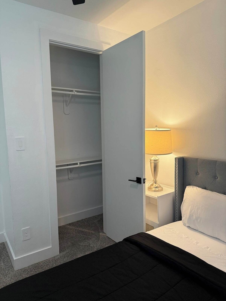 Mansfield Room 3