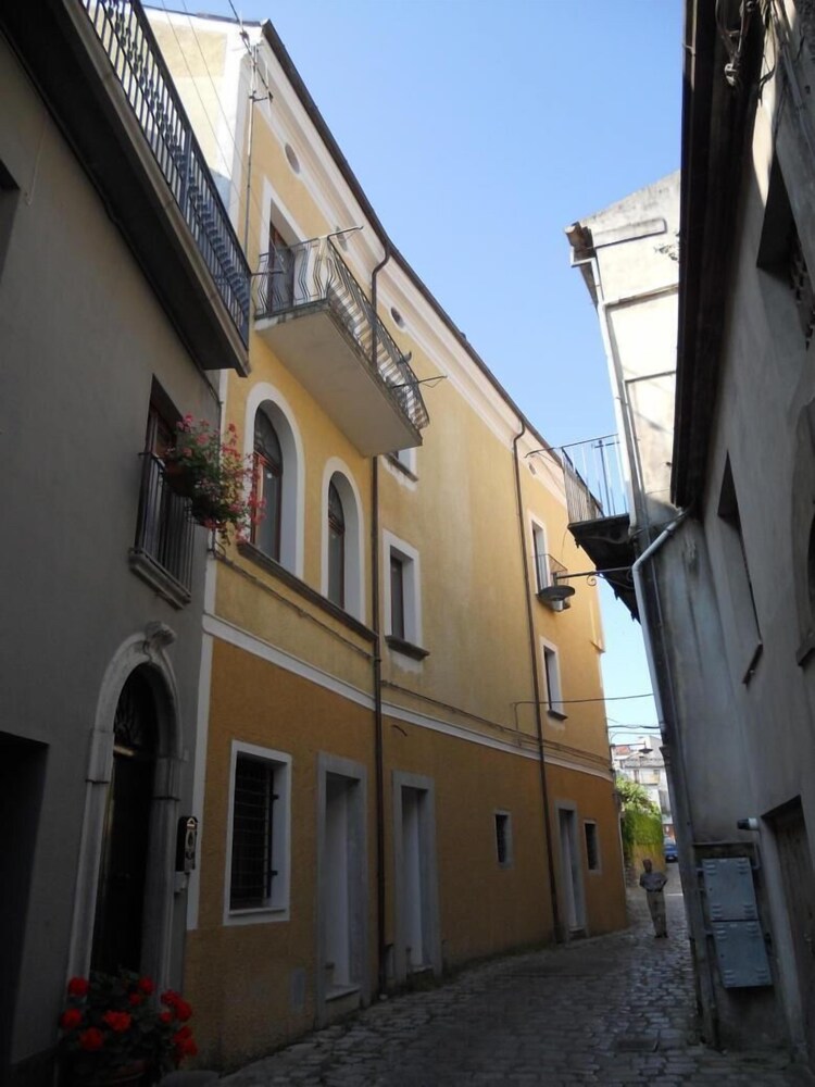 Photo 10
