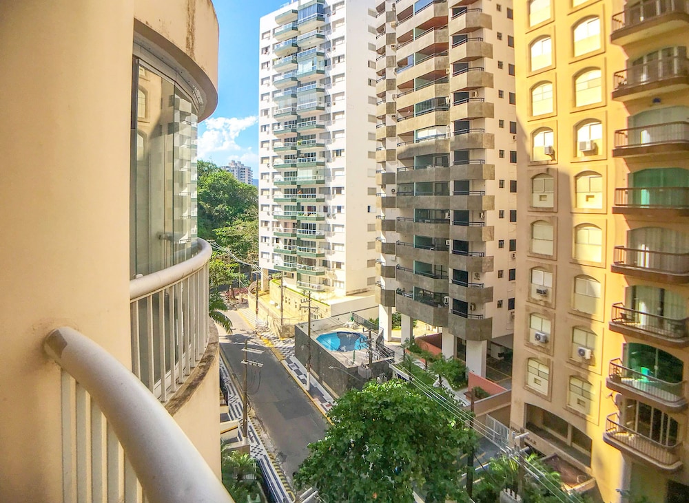 Apartamento a 70m da Praia de Pitangueiras SP