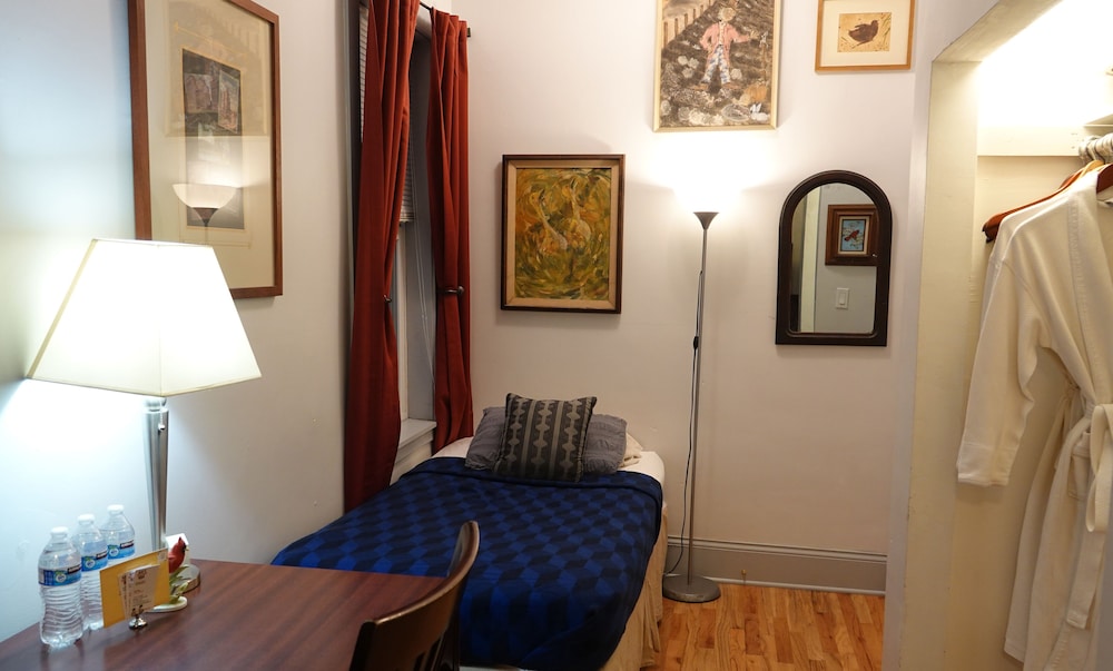 Ray's Bucktown Bed and Breakfast 12