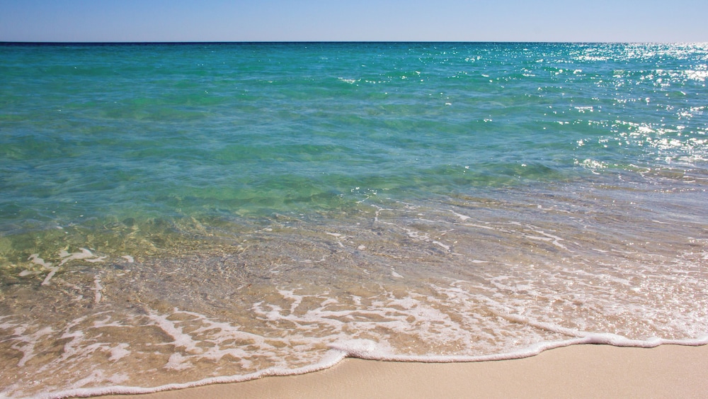 Treasure Tides3br Beachfront Corner Unit Sleeps 8 With Stunning Gulf Views!