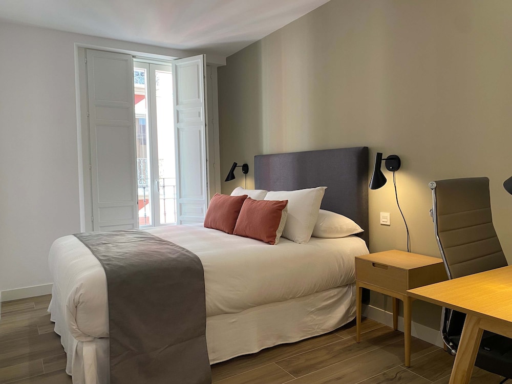 w Amazing 2BR With Terrace in Chueca