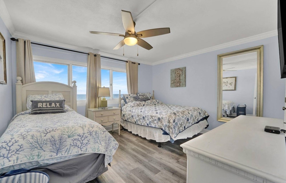 Pinnacle Port Penthouse #29 2 Bedroom Condo