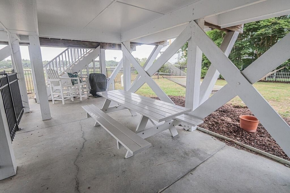 No Egrets 3 Bedroom Condo by RedAwning view 3