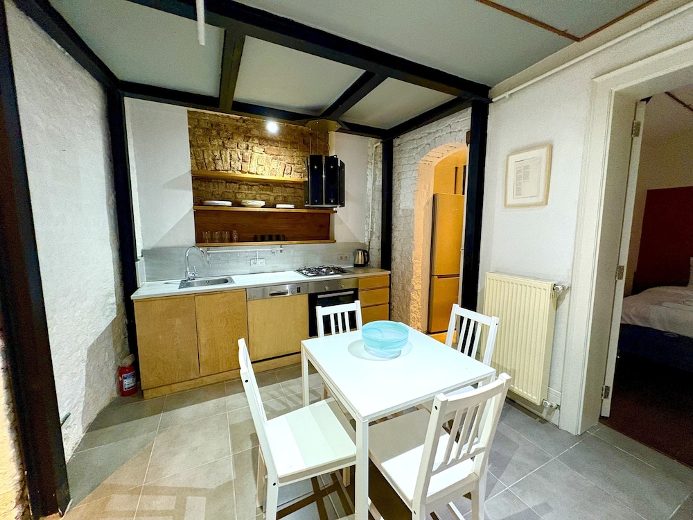 Galata Port Flats Chakra 1
