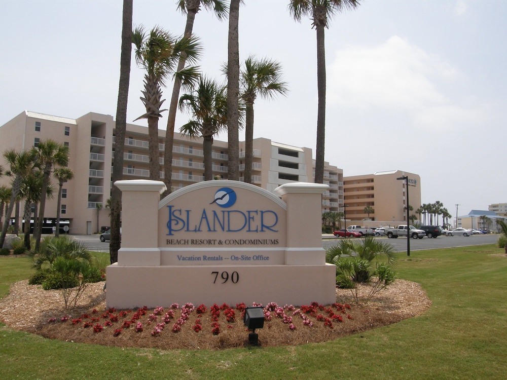 Islander 3004 by Brooks and Shorey Resorts